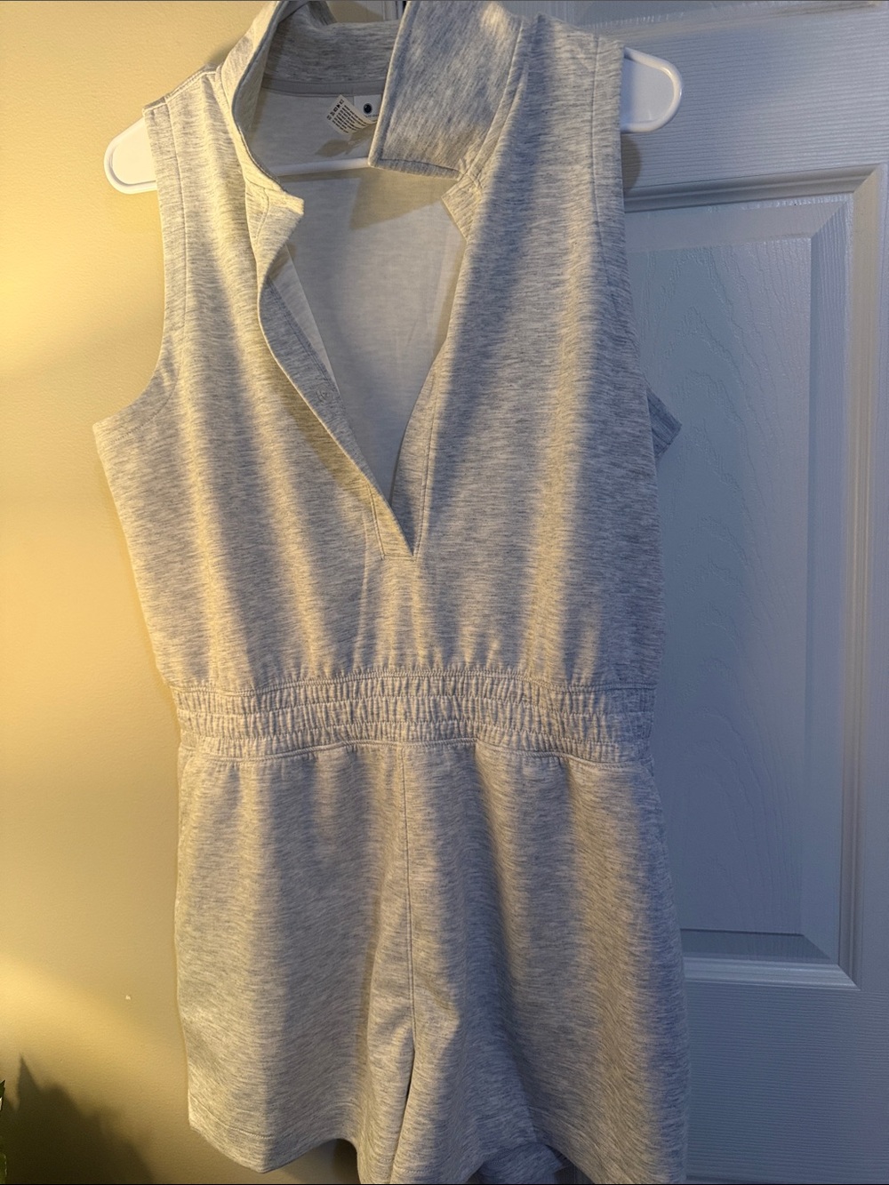 Yogalicious Romper light gray like new